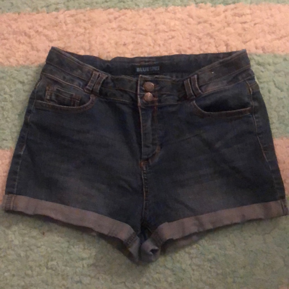 Stretchy blue jean shorts